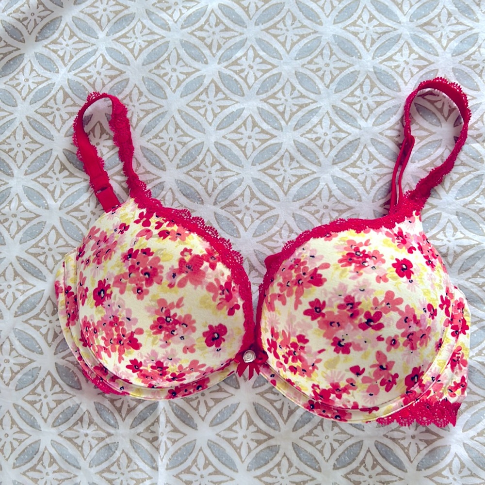 Victoria’s Secret Padded push-up bra